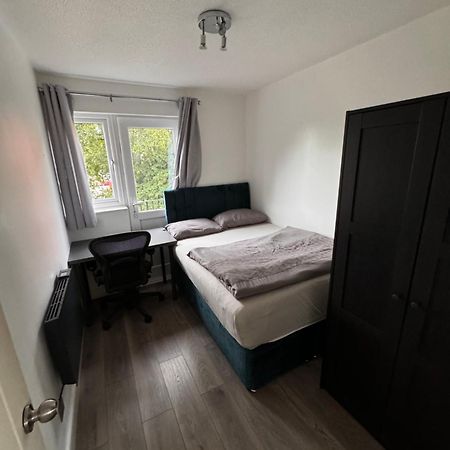 Modern 2 Bed Apartment & Free Parking Canterbury Eksteriør billede