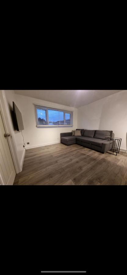 Modern 2 Bed Apartment & Free Parking Canterbury Eksteriør billede